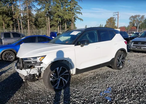 2021 Volvo Xc40 T5 R-Design из США, поврежденный, VIN YV4162UM2M2573047